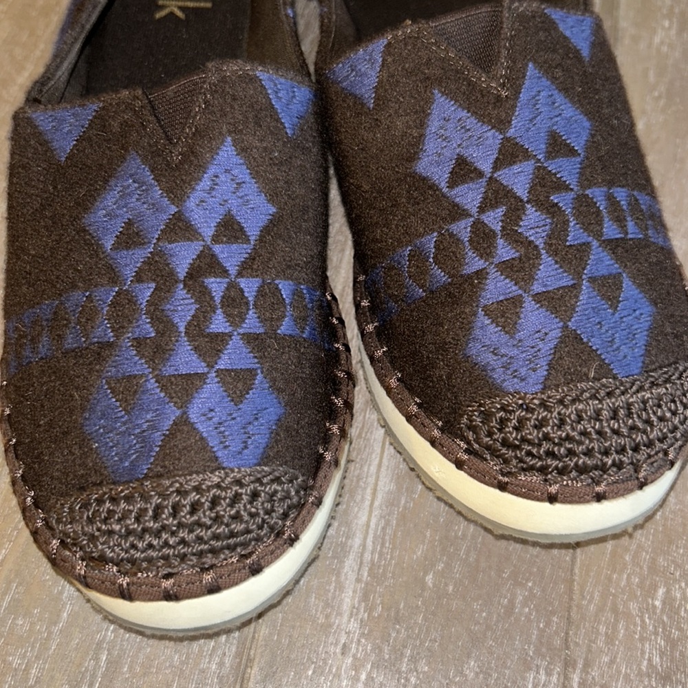 The Sak Slip Ons